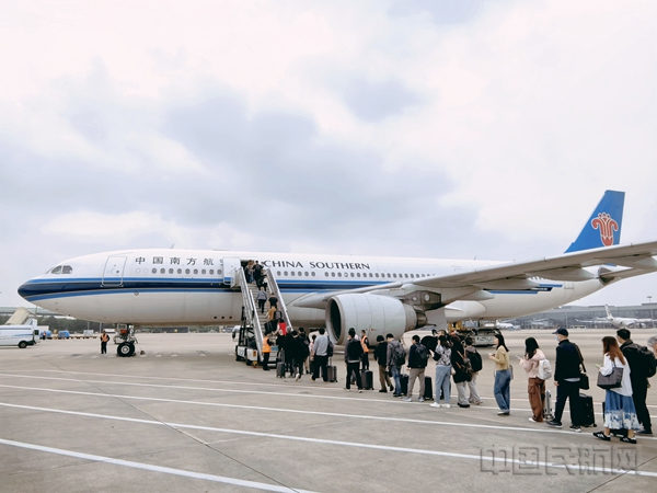 ����һ����ƱԤ�������Ϻ��ڻ�Ͷ��ʼ����λԼ10����